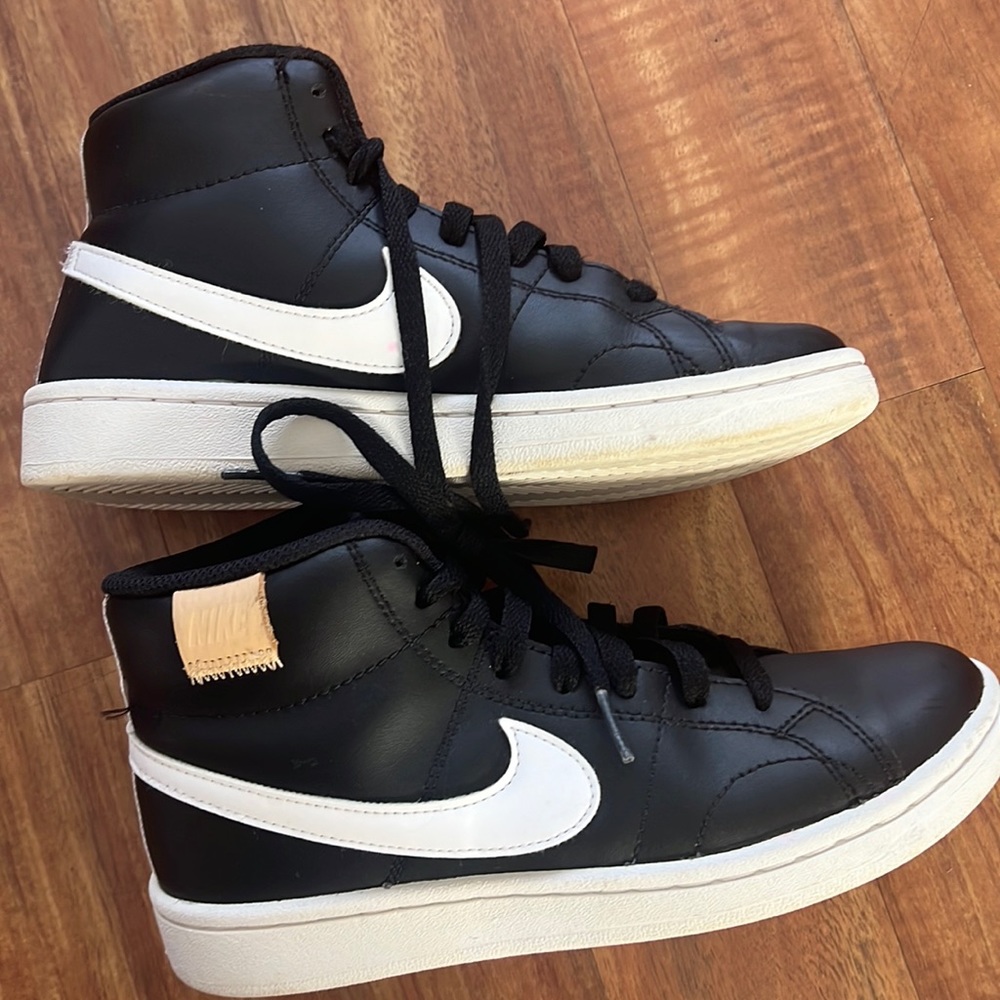 NIKE BLAZERS